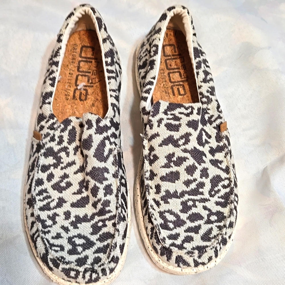 Pre-owned Hey Dude, size 10